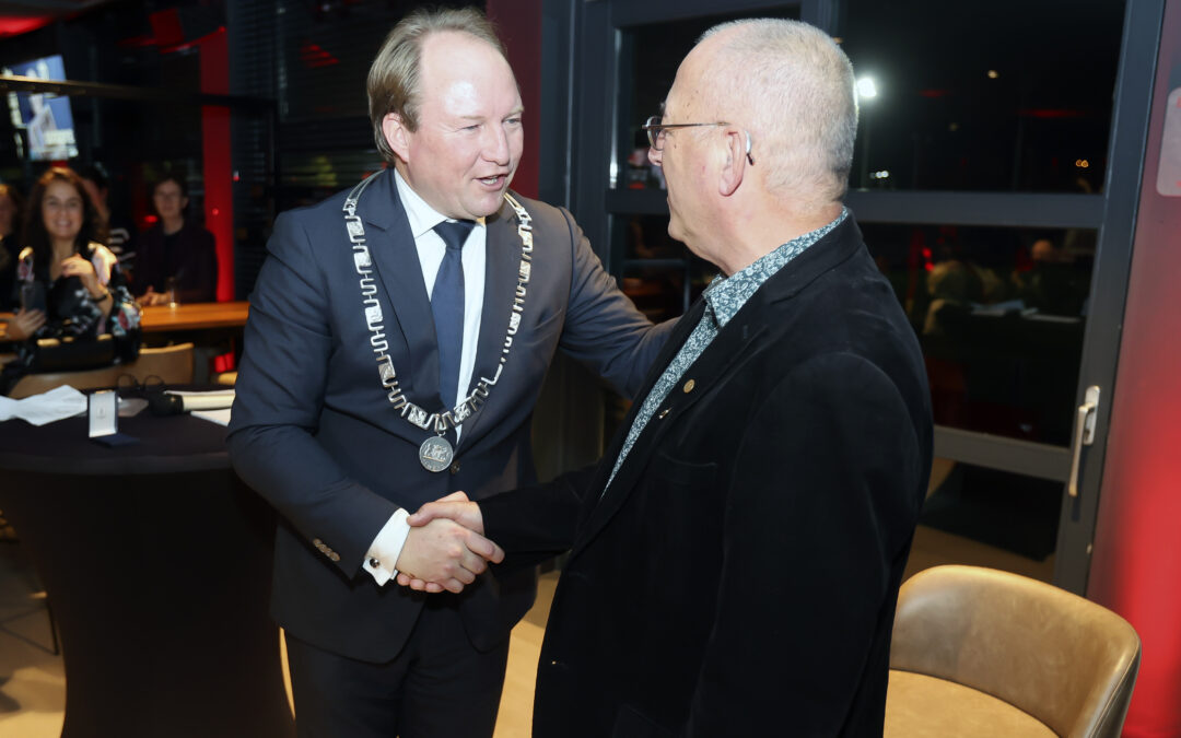 Wat maak ik mee als vrijwilliger bij Omroep Almere deel 1: Pensionado af